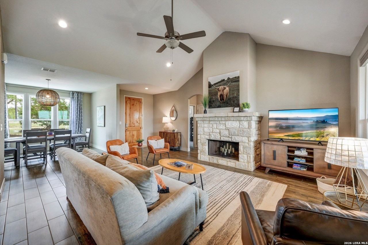 1375 Parton Rd - Photo 5 of 26