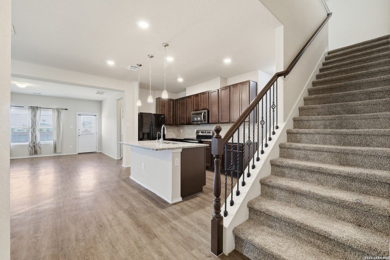 7923 Navarro Mls - Photo 3 of 30