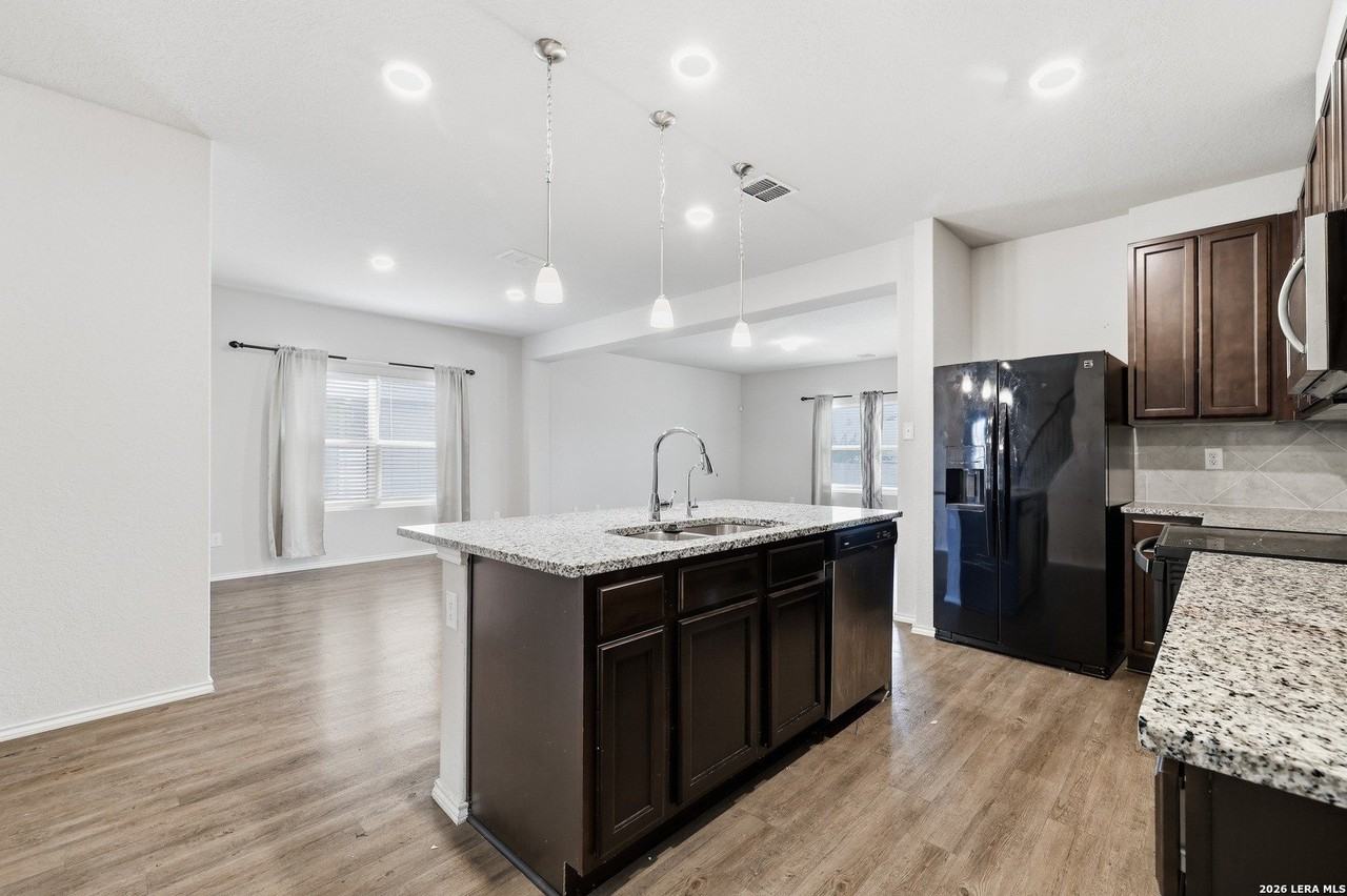 7923 Navarro Mls - Photo 6 of 30