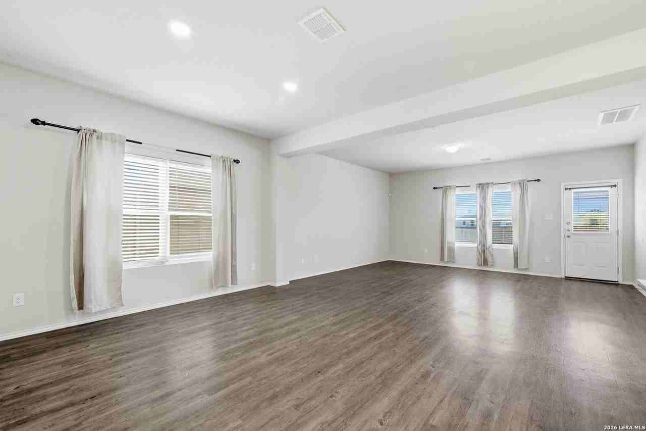 7923 Navarro Mls - Photo 7 of 30