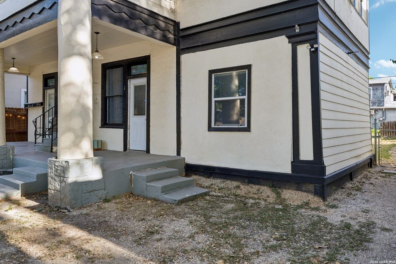1025 W Craig Pl #1 - Photo 2 of 27