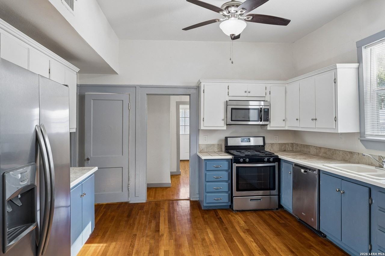 1025 W Craig Pl #1 - Photo 7 of 27