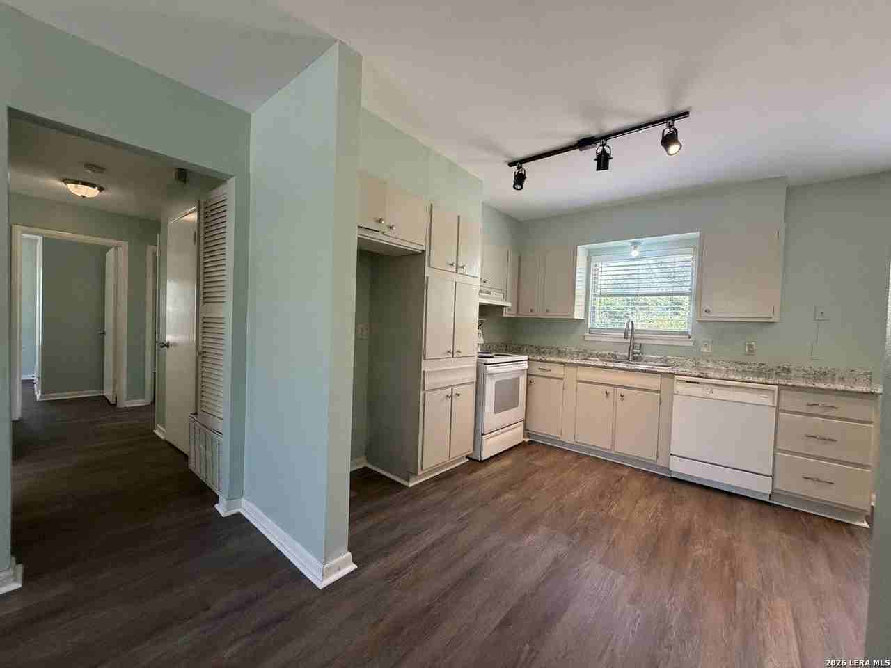 4702 Allegheny Dr - Photo 4 of 13