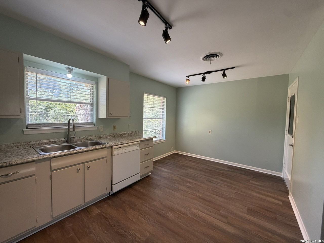 4702 Allegheny Dr - Photo 5 of 13