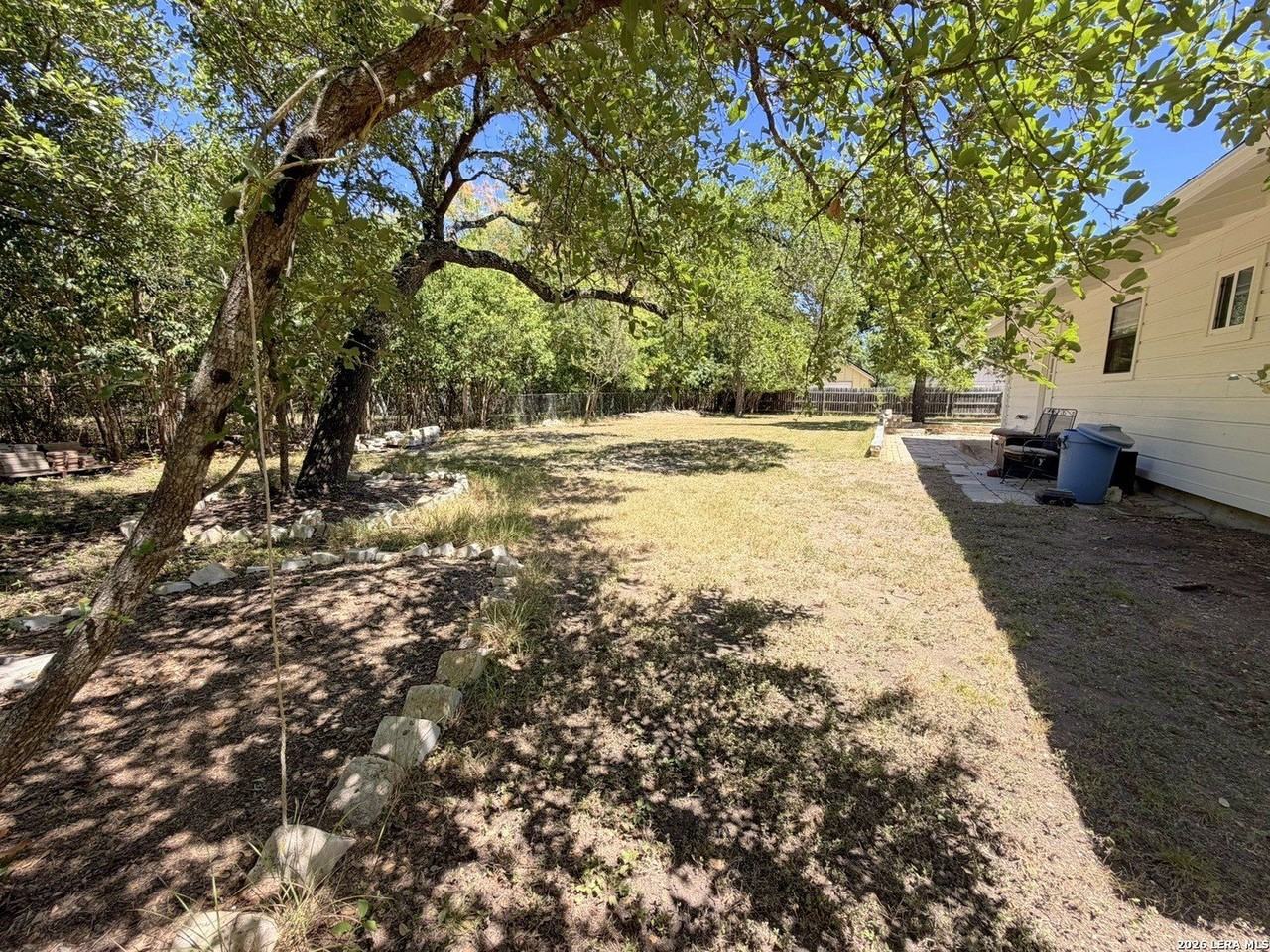 221 Felps Dr - Photo 3 of 21