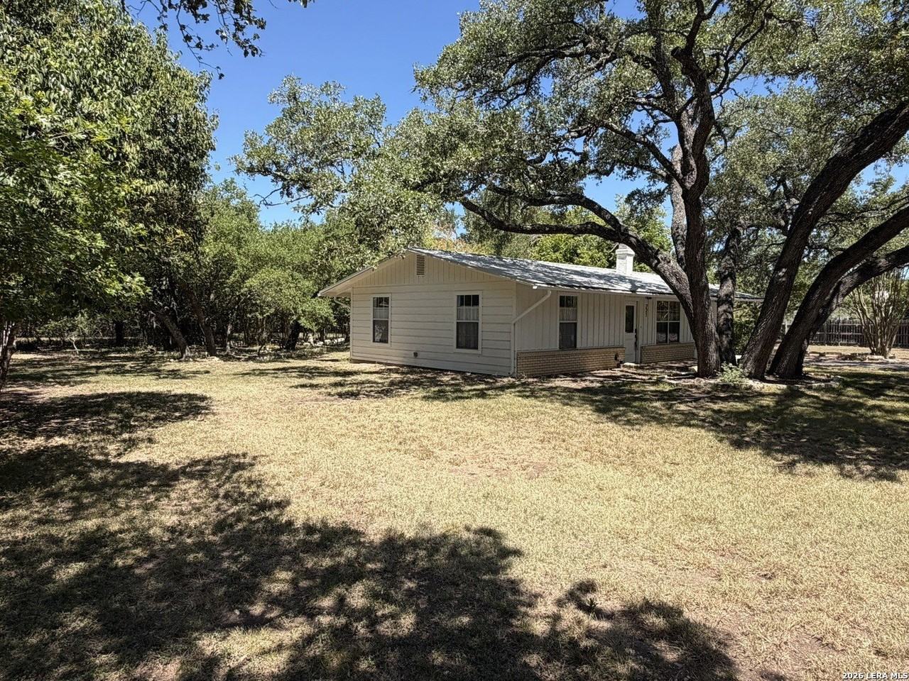 221 Felps Dr - Photo 4 of 21