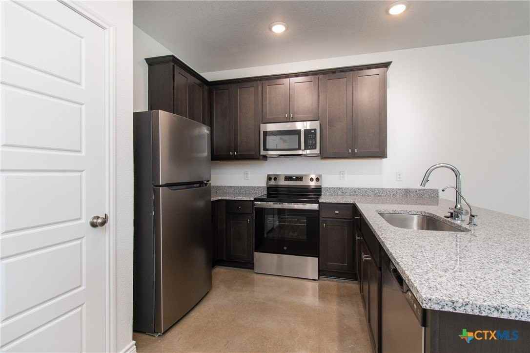 3907 American Elm Dr #B - Photo 4 of 20