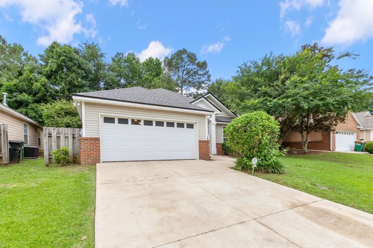 2521 Heathrow Dr - Photo 2 of 36