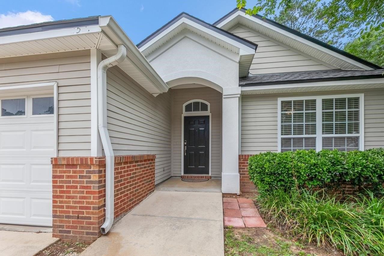 2521 Heathrow Dr - Photo 4 of 36