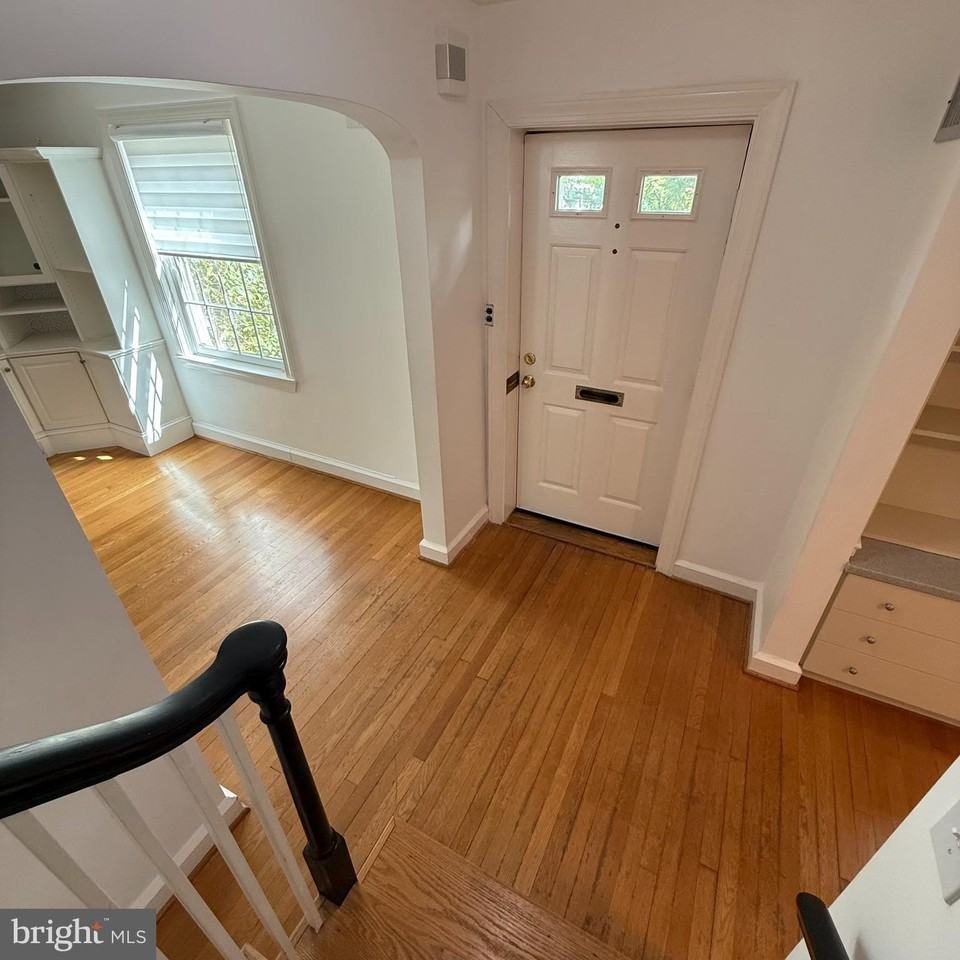 3121 Quebec Pl Nw - Photo 3 of 31