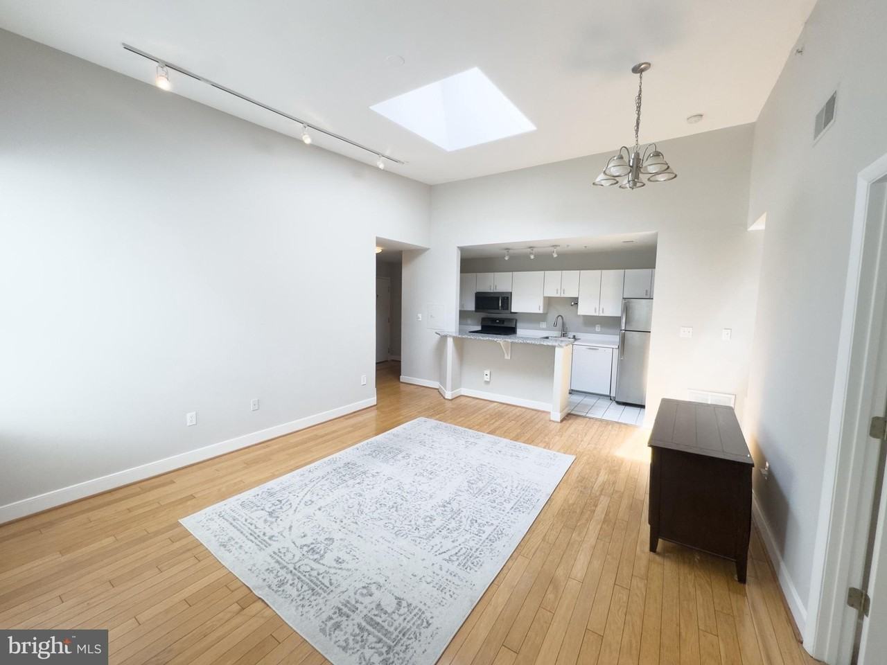 1445 N St Nw #304 - Photo 4 of 14