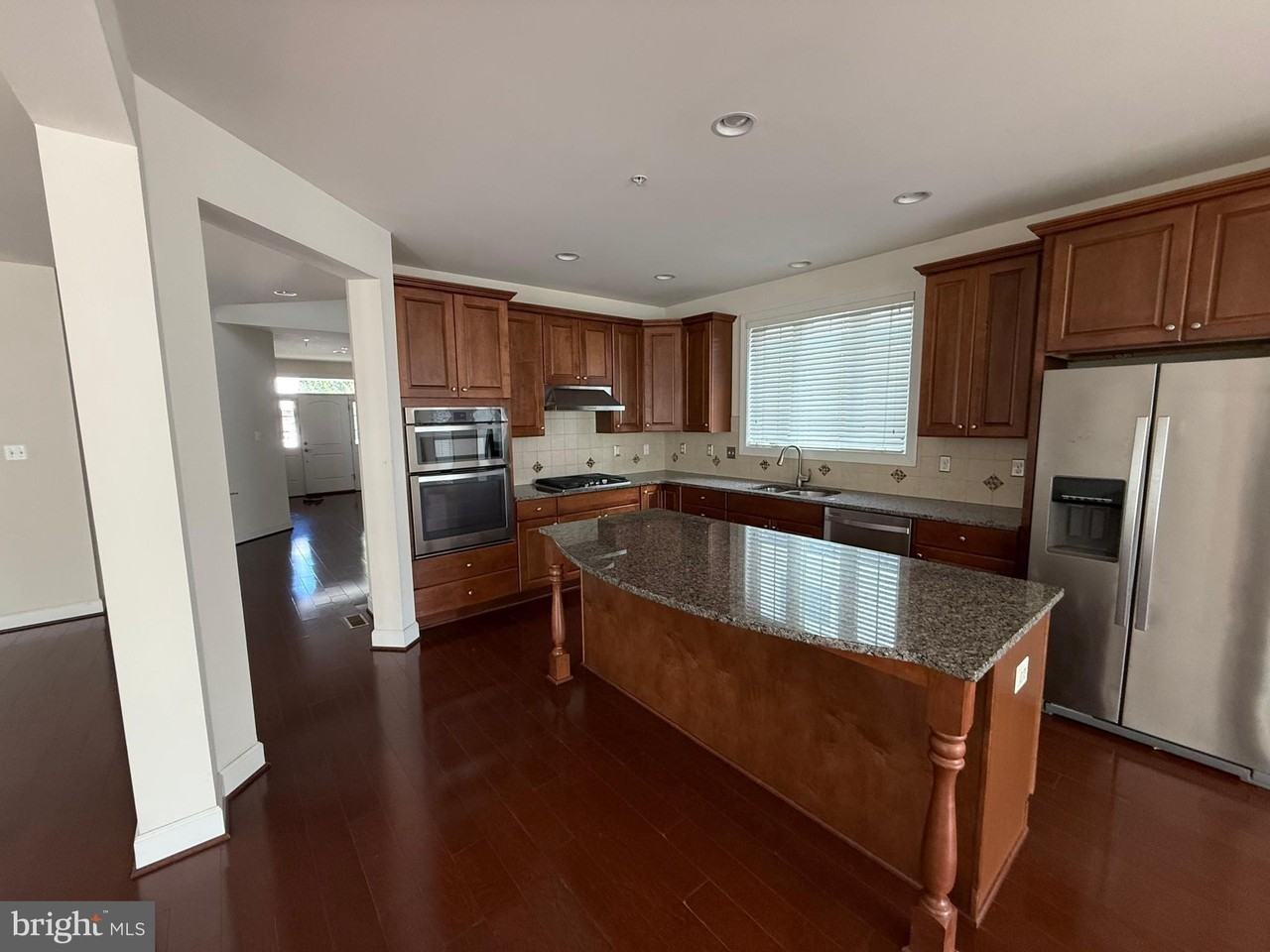 10905 Fairmont Ln - Photo 3 of 20