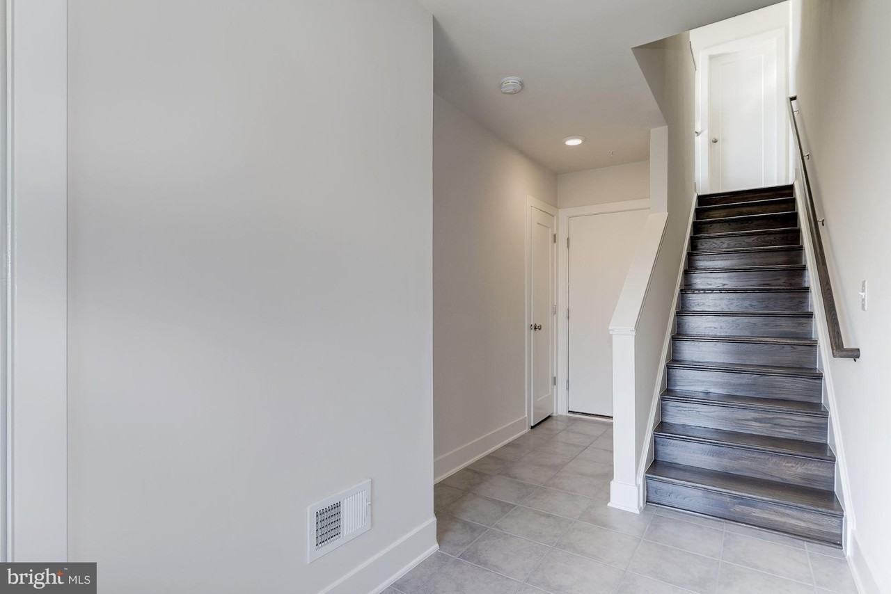 8051 Tribeca St - Photo 7 of 35