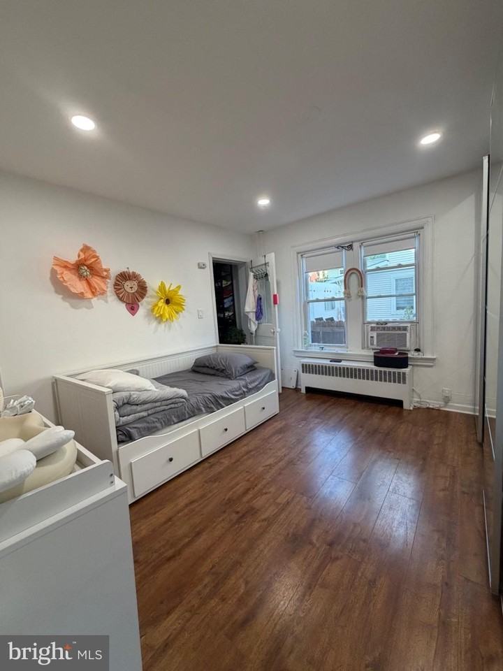 844 Spruce St #1 - Photo 3 of 12