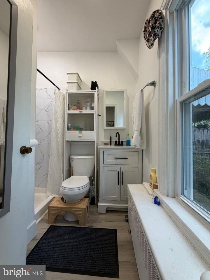 844 Spruce St #1 - Photo 4 of 12
