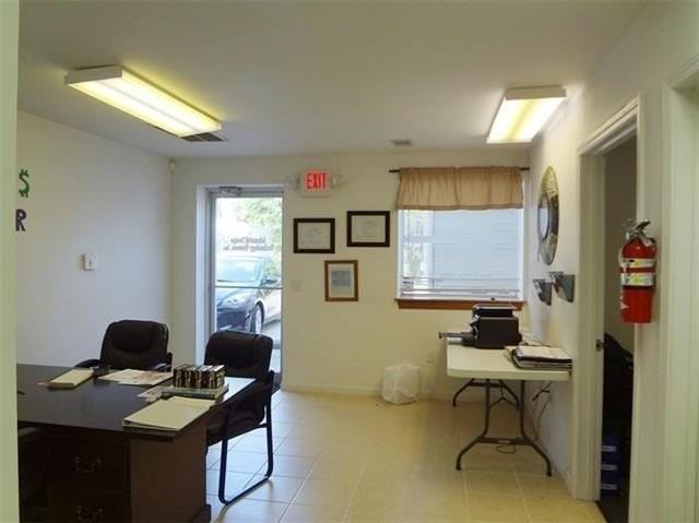 148 Kingspoint Blvd - Photo 3 of 15