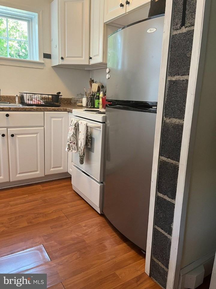 101 E Locust St - Photo 7 of 23