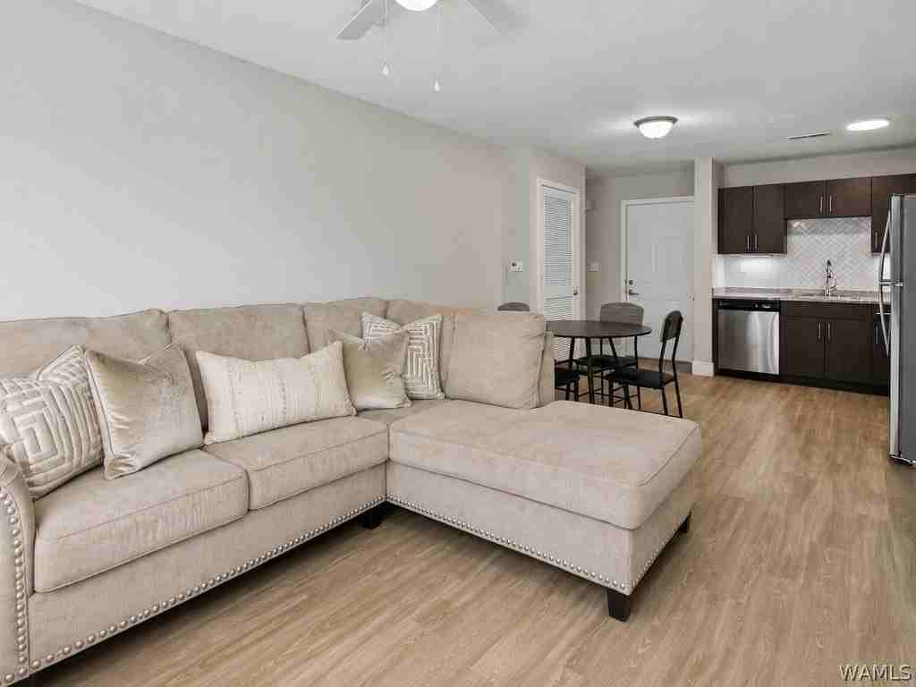 680 6th Ave Ne #3407 - Photo 3 of 38