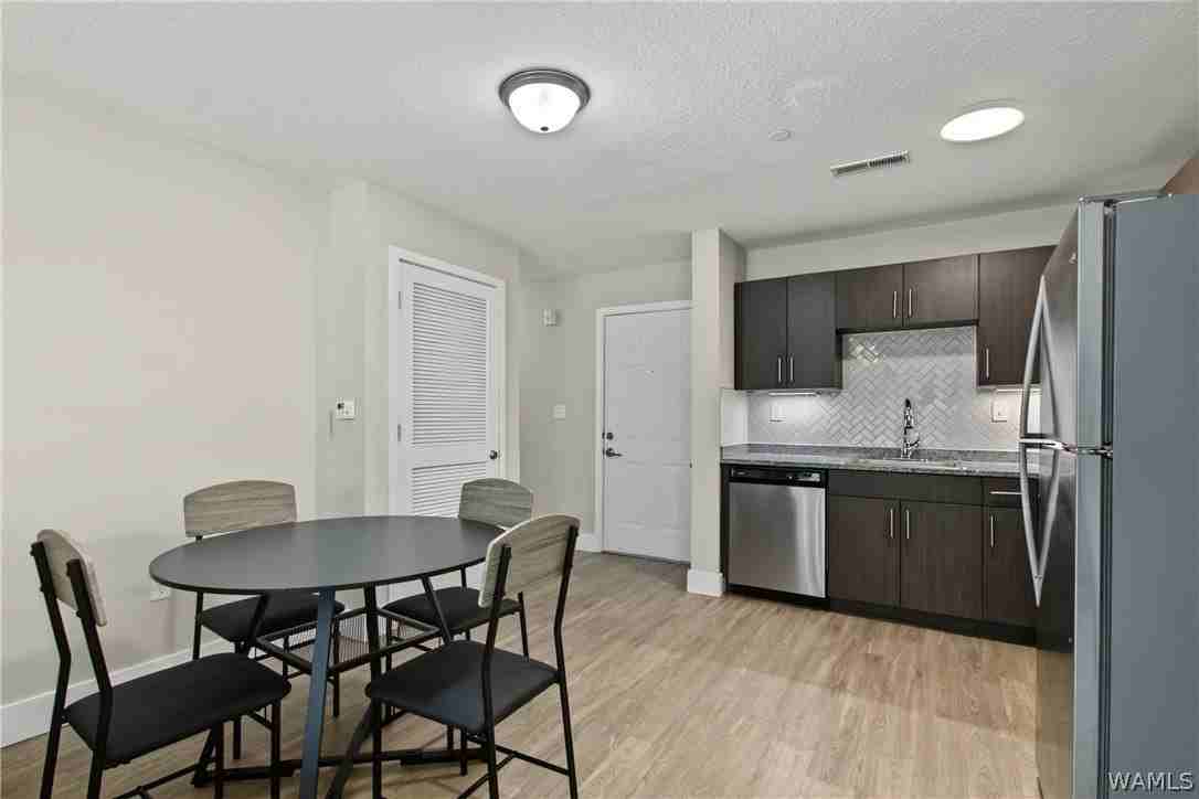 680 6th Ave Ne #3407 - Photo 4 of 38