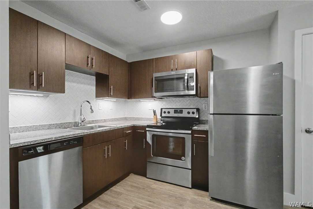 680 6th Ave Ne #3407 - Photo 7 of 38