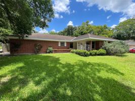 featured image of 5042 Grape St