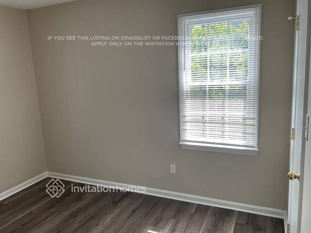 11634 Charnwood Ct - Photo 3 of 7