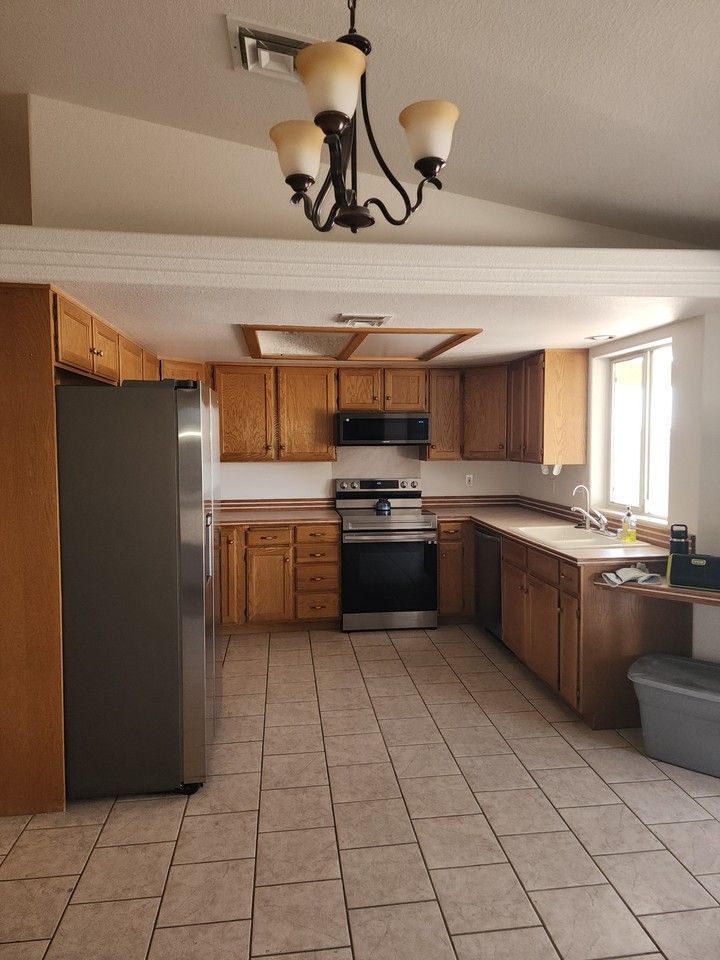 1620 Avalon Ct #A - Photo 4 of 17