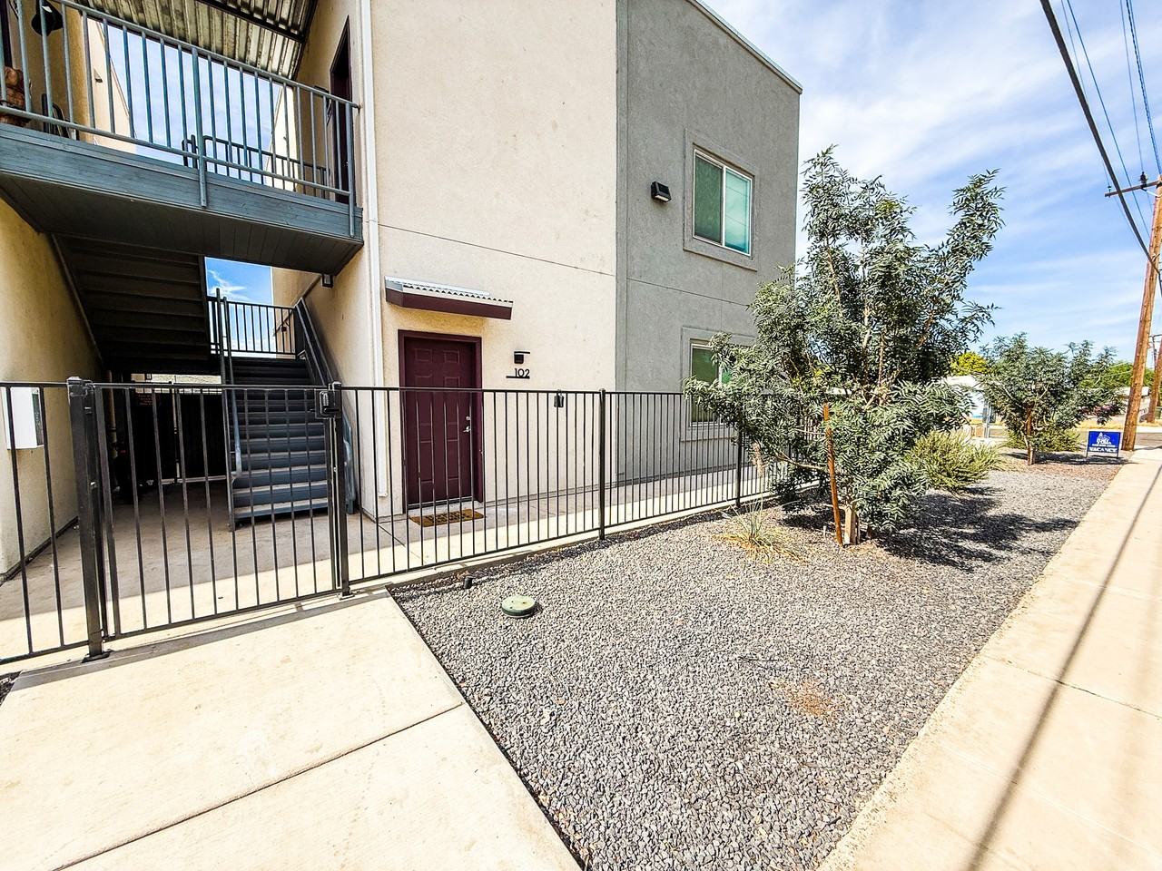 195 N 17th Ave #102 - Photo 4 of 18