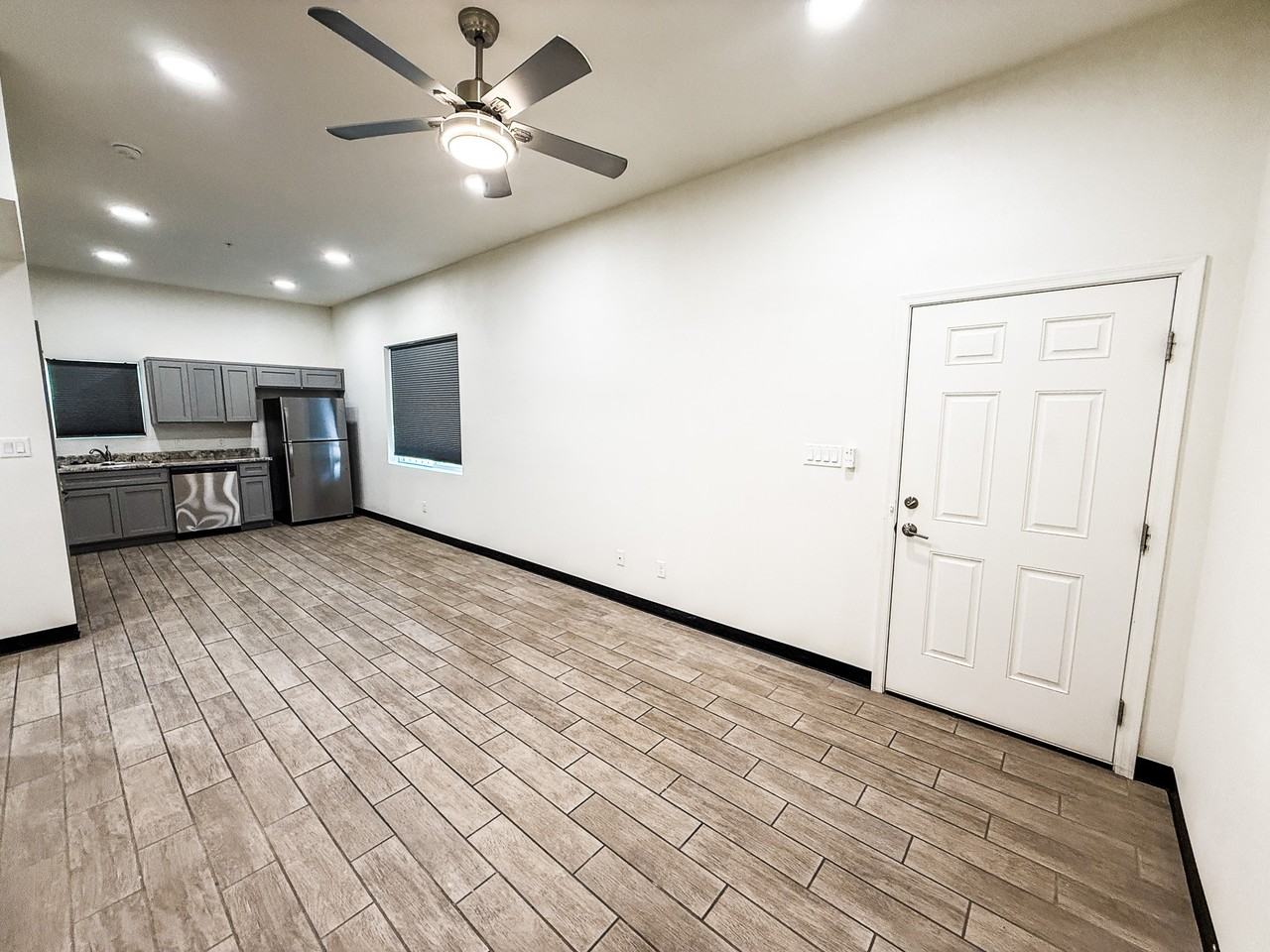 195 N 17th Ave #102 - Photo 6 of 18