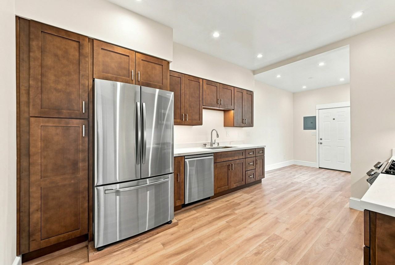 2414 Polk St - Photo 5 of 43