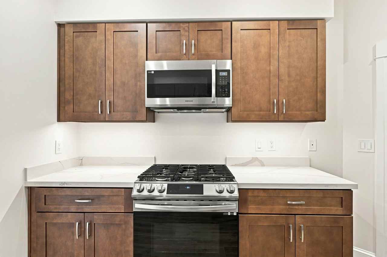 2414 Polk St - Photo 7 of 43