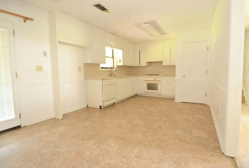 1495 Haynes Ct #1 - Photo 4 of 18