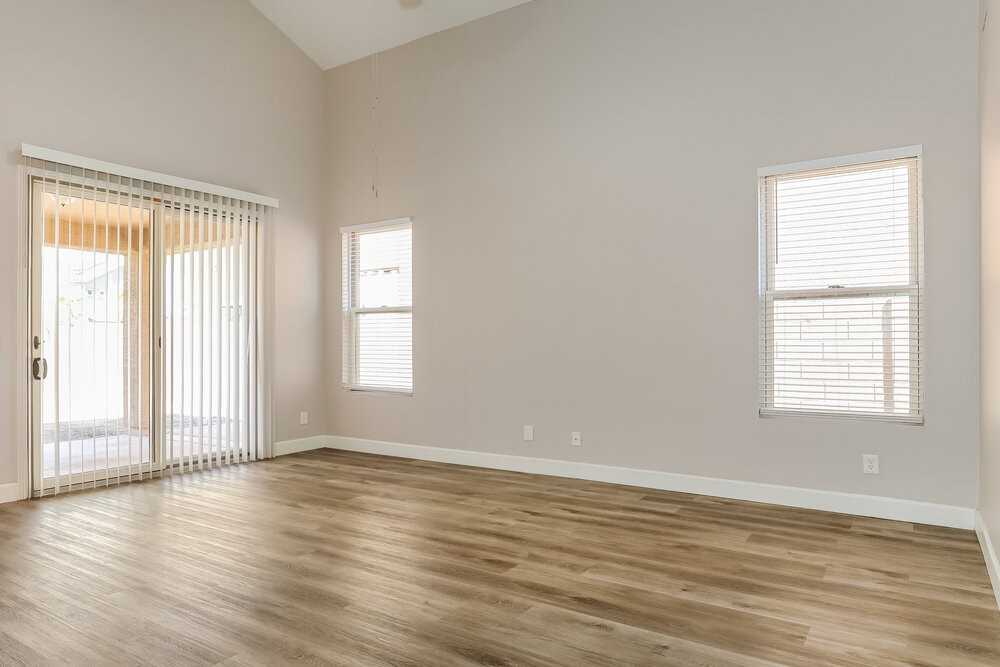 6512 S 49th Dr - Photo 4 of 17