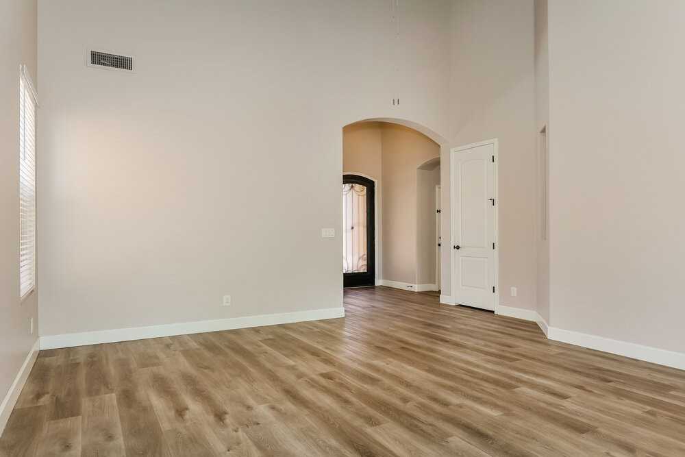 6512 S 49th Dr - Photo 5 of 17