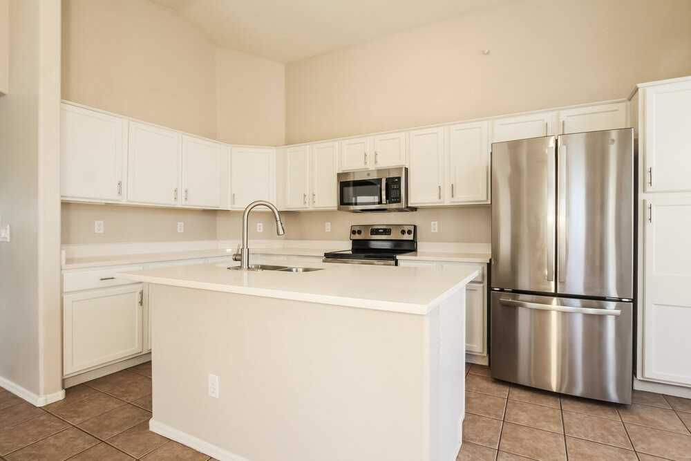 6426 W Watkins St - Photo 6 of 16