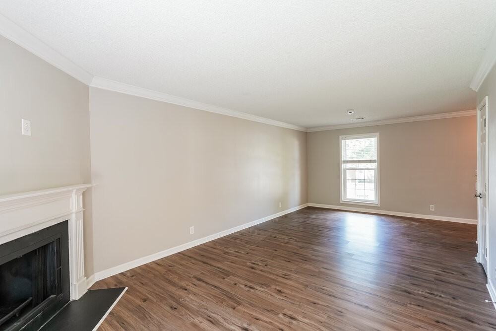 111 Dorchester Ct - Photo 5 of 17