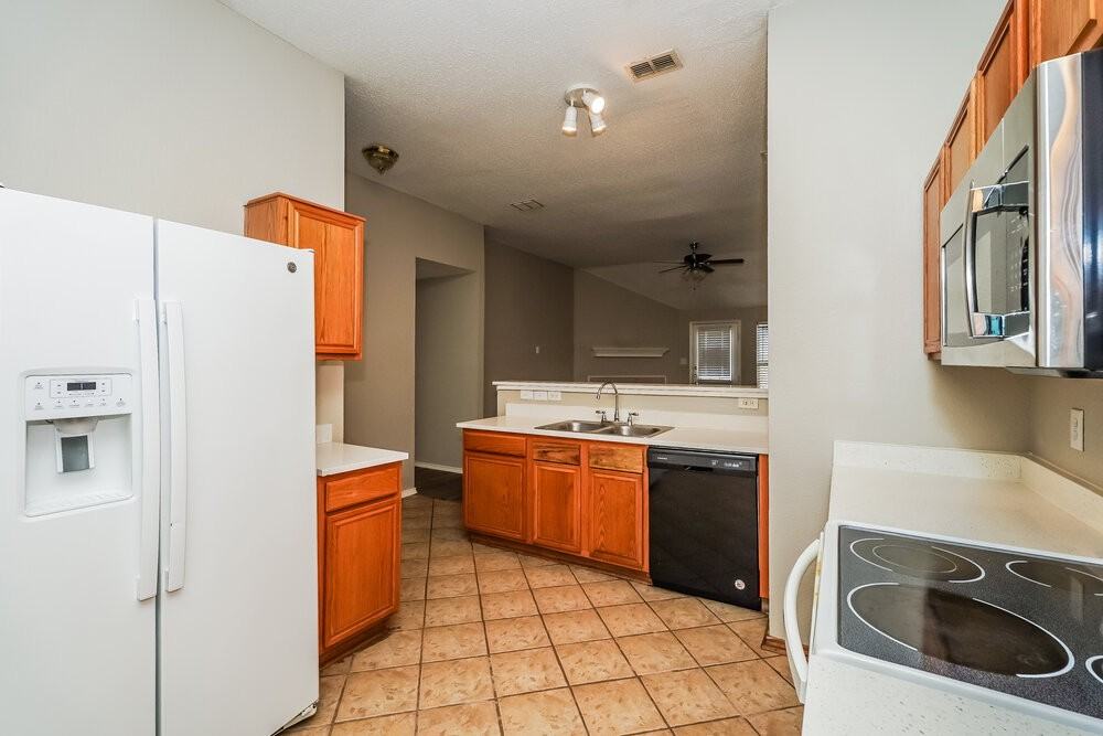 813 Edgehill Rd - Photo 7 of 16