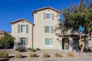 featured image of 912 E Brooke Pl