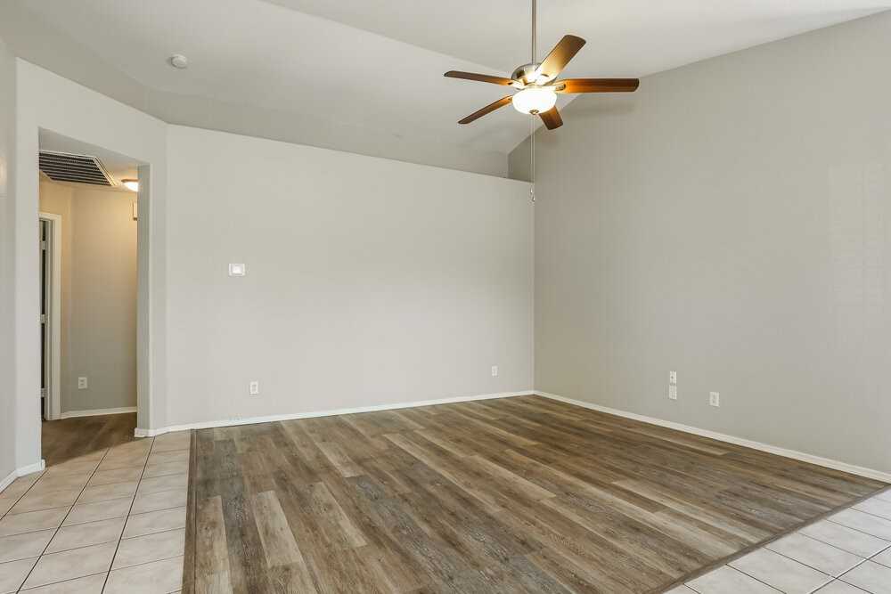 6412 W Hilton Ave - Photo 3 of 16