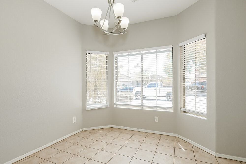 6412 W Hilton Ave - Photo 7 of 16
