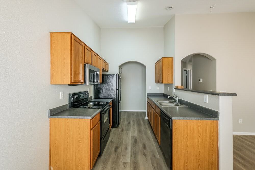 12606 W Reade Ave - Photo 7 of 16