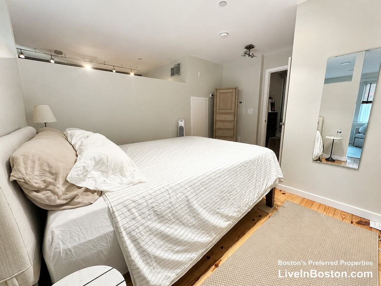 139 Arlington St #2 - Photo 4 of 8