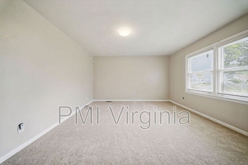 2315 North St - Photo 5 of 25