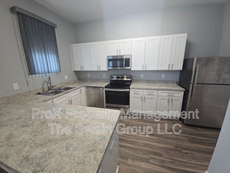 750 Avenue C Sw #101 - Photo 4 of 12