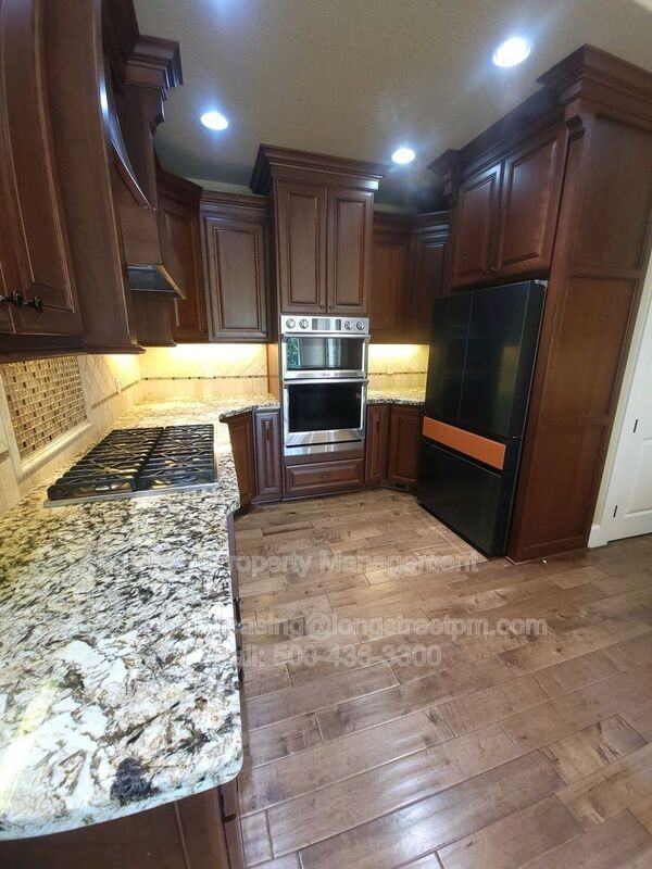 9739 Nw Henry Ct - Photo 4 of 50