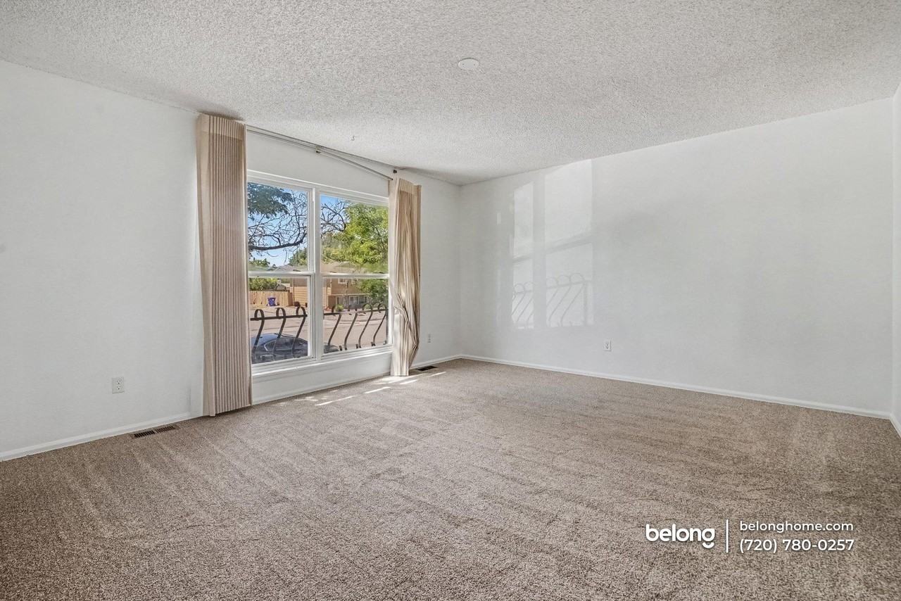 11419 E Virginia Dr - Photo 2 of 16
