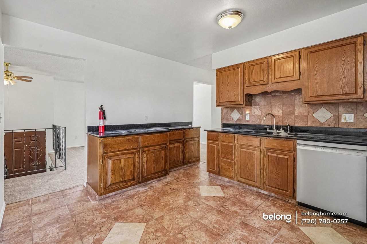 11419 E Virginia Dr - Photo 6 of 16