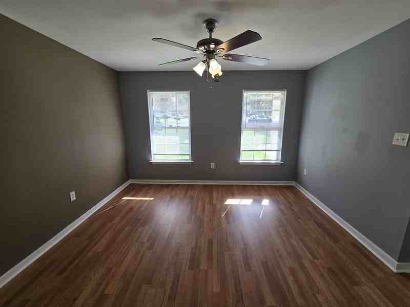 15200 Fern Hollow Ct - Photo 3 of 21