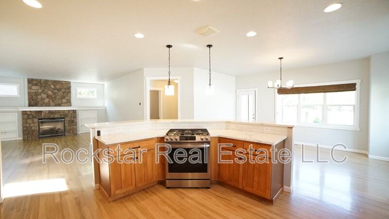 24999 E Ludlow Ave - Photo 3 of 29