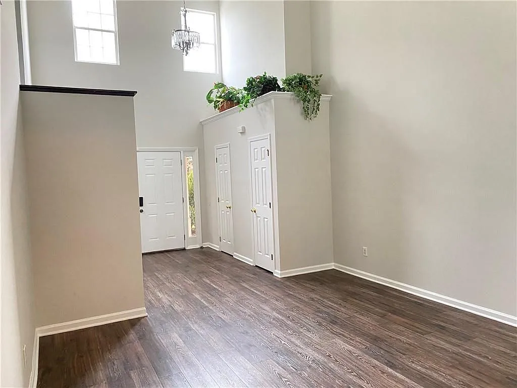1110 Winter Park Ln - Photo 5 of 21